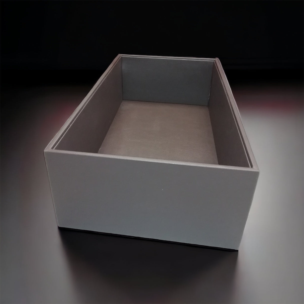 Scatole su misura per armadi: eleganza e funzionalità, materiali vari, Milano"