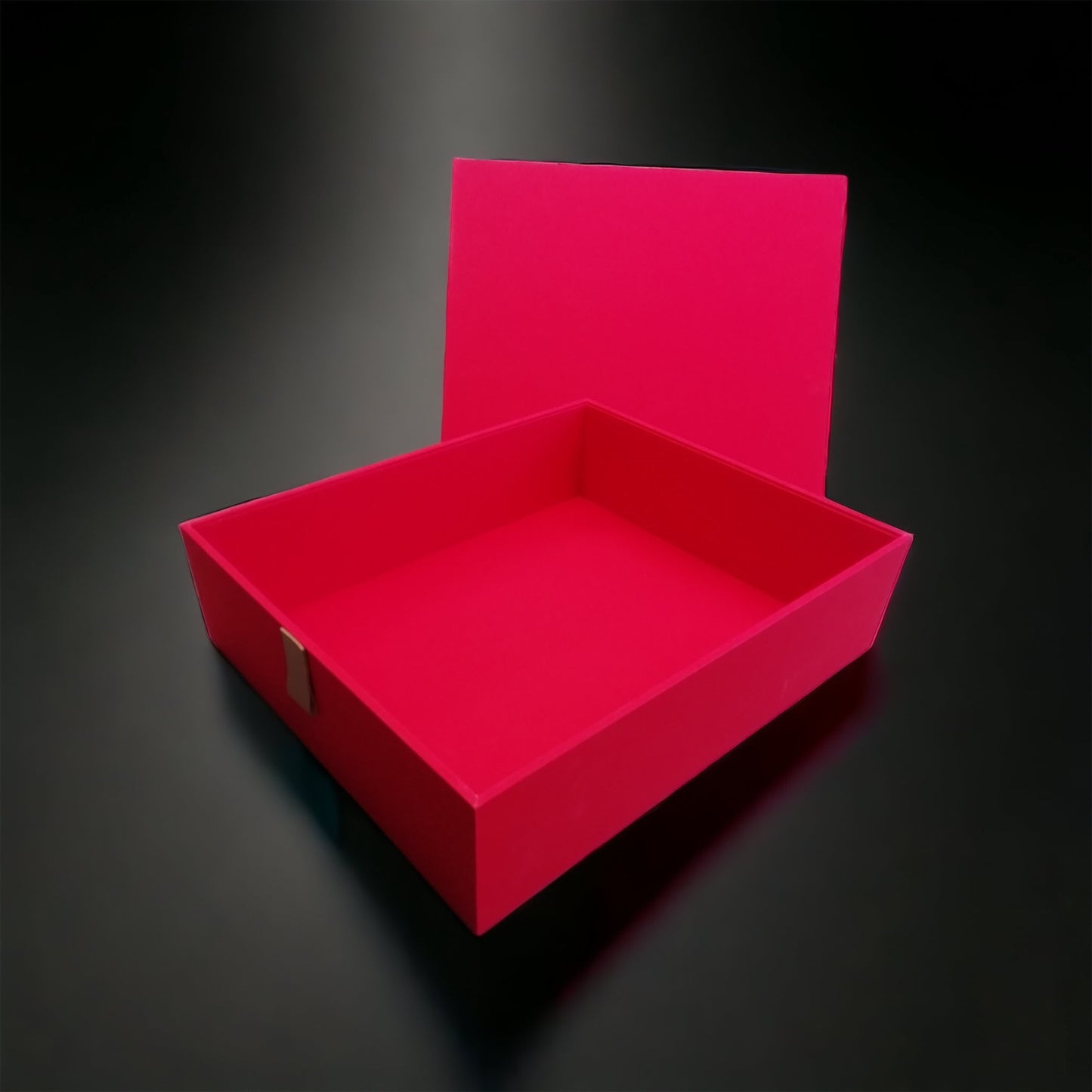 Scatole su misura per armadi: eleganza e funzionalità, materiali vari, Milano"