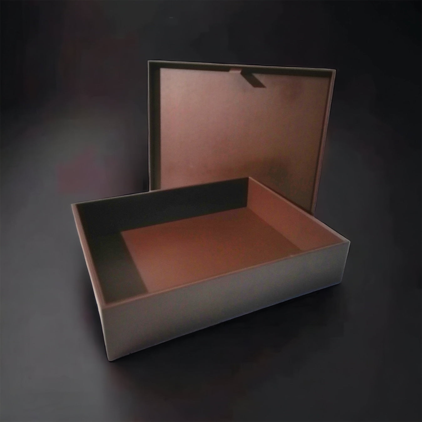 Scatole su misura per armadi: eleganza e funzionalità, materiali vari, Milano"