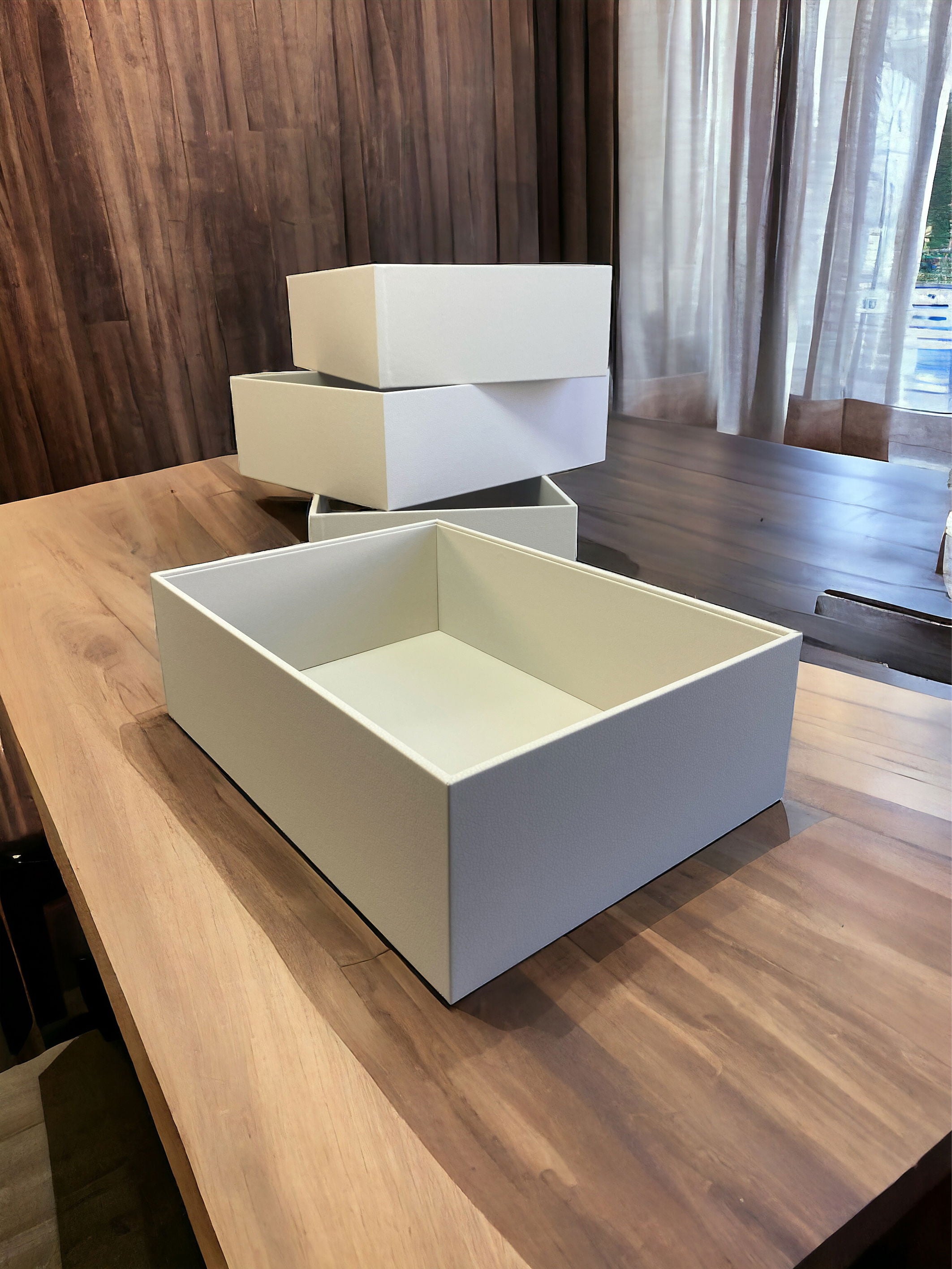 Scatole su misura per armadi: eleganza e funzionalità, materiali vari, Milano"