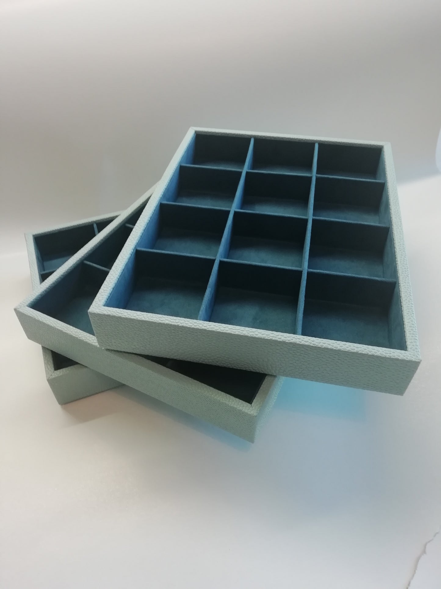 Armadi Organizzati e Personalizzati: Scatole e Contenitori su Misura - Private Trunks